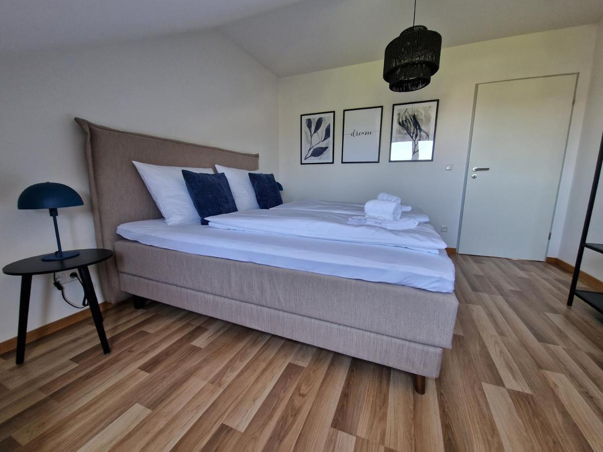 C4S Come4Stay Altoetting - 3-Zi Whg I Zentrale Lage I Parkplatz I Balkon I Wifi I Smarttv I 1 Kingsize, 1 Queensize Bett I Office Arbeitsplatz I Wohnbereich Mit Couch Und Essbereich I Voll Ausgestattete Kueche I Nespresso Exterior foto