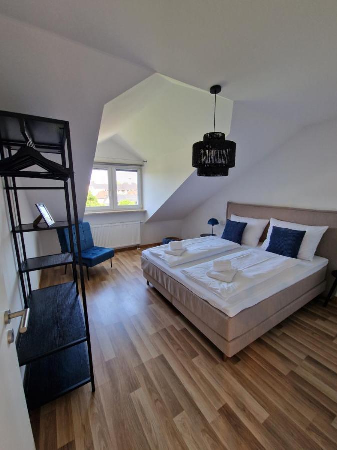 C4S Come4Stay Altoetting - 3-Zi Whg I Zentrale Lage I Parkplatz I Balkon I Wifi I Smarttv I 1 Kingsize, 1 Queensize Bett I Office Arbeitsplatz I Wohnbereich Mit Couch Und Essbereich I Voll Ausgestattete Kueche I Nespresso Exterior foto
