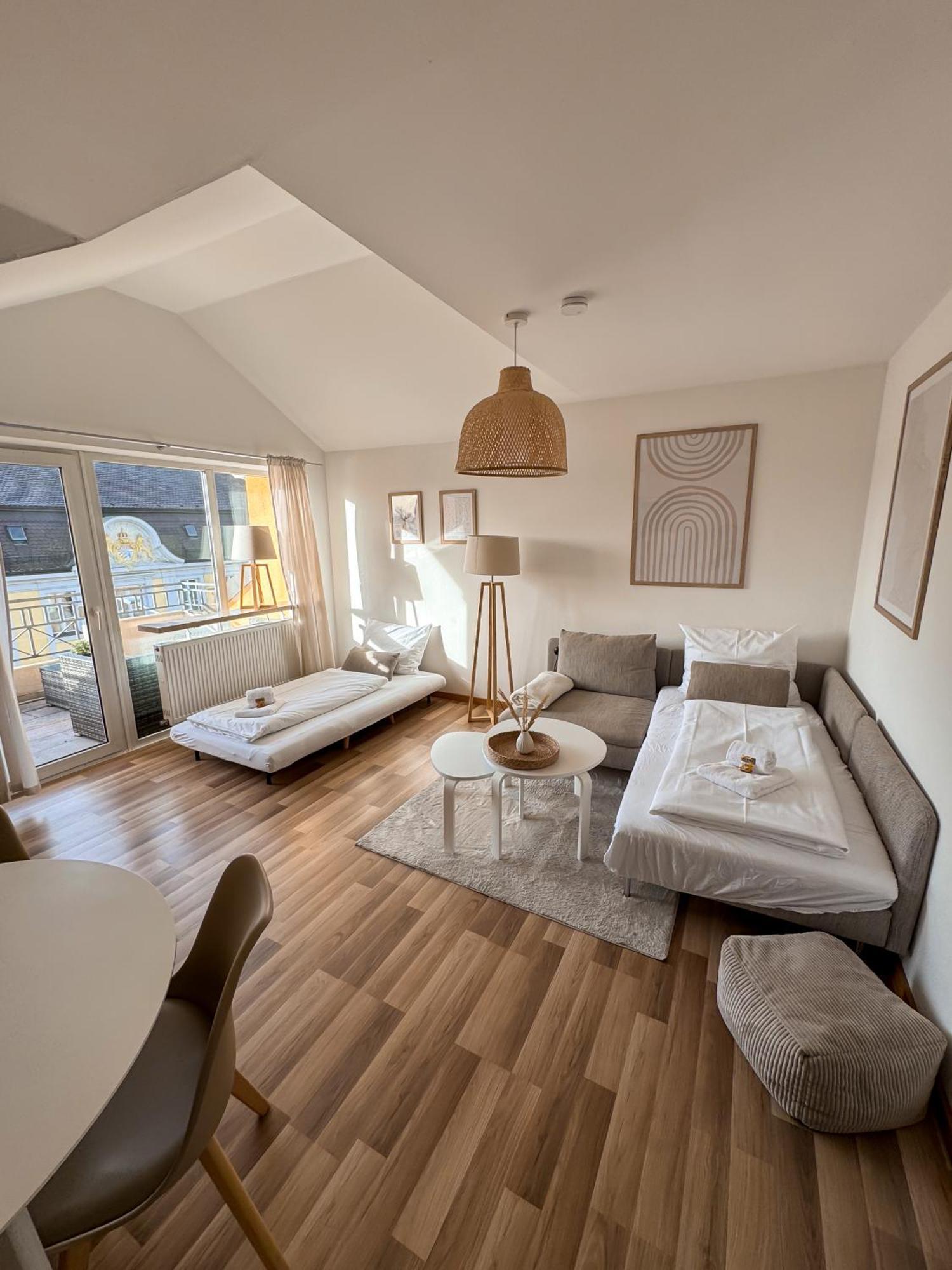 C4S Come4Stay Altoetting - 3-Zi Whg I Zentrale Lage I Parkplatz I Balkon I Wifi I Smarttv I 1 Kingsize, 1 Queensize Bett I Office Arbeitsplatz I Wohnbereich Mit Couch Und Essbereich I Voll Ausgestattete Kueche I Nespresso Exterior foto