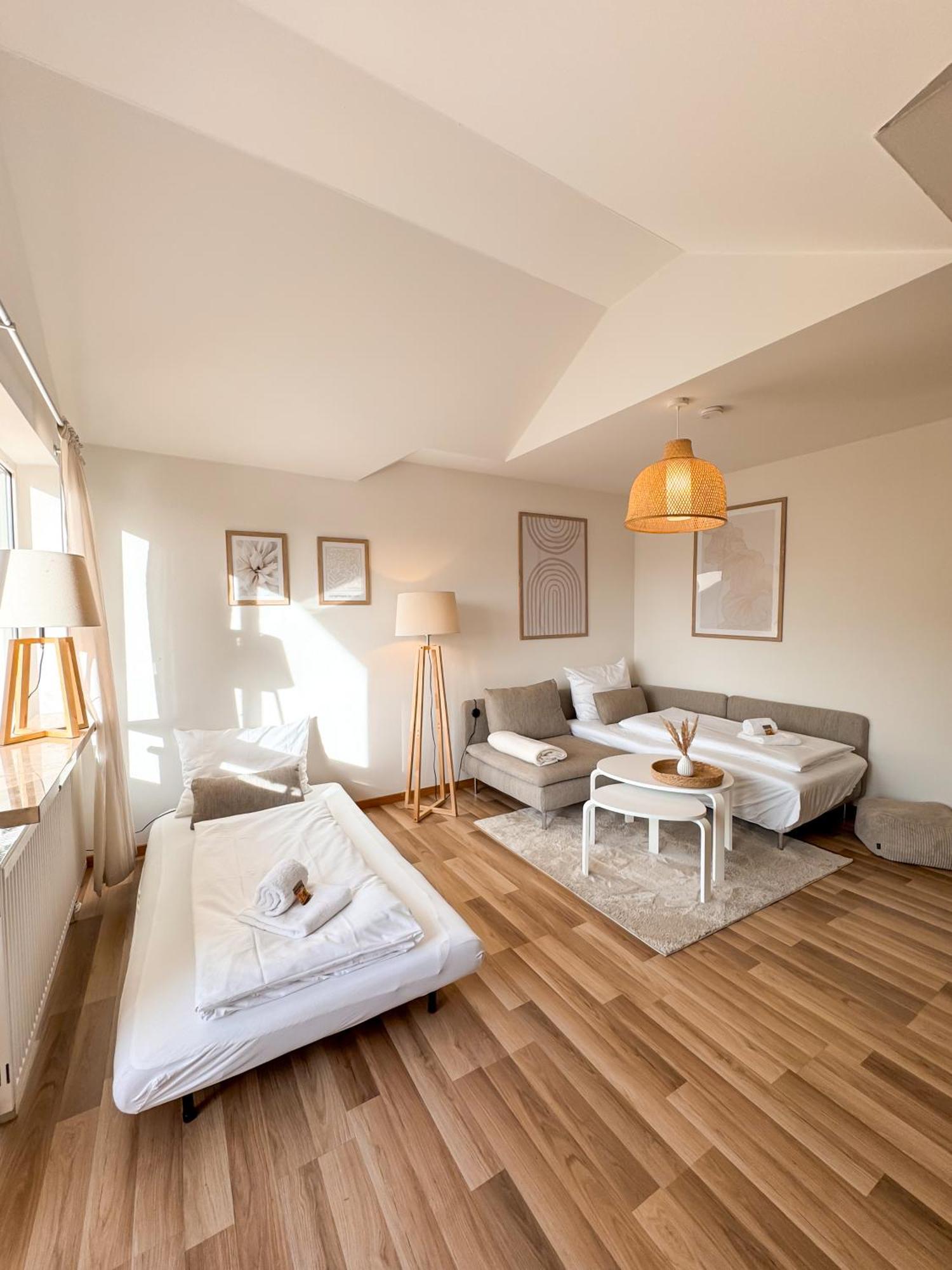 C4S Come4Stay Altoetting - 3-Zi Whg I Zentrale Lage I Parkplatz I Balkon I Wifi I Smarttv I 1 Kingsize, 1 Queensize Bett I Office Arbeitsplatz I Wohnbereich Mit Couch Und Essbereich I Voll Ausgestattete Kueche I Nespresso Exterior foto